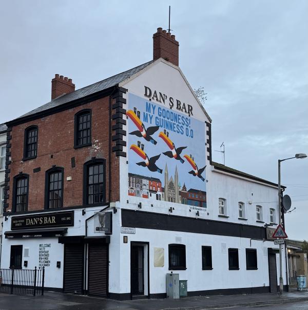 Dan's Bar