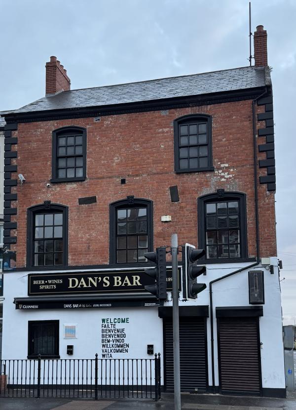 Dan's Bar